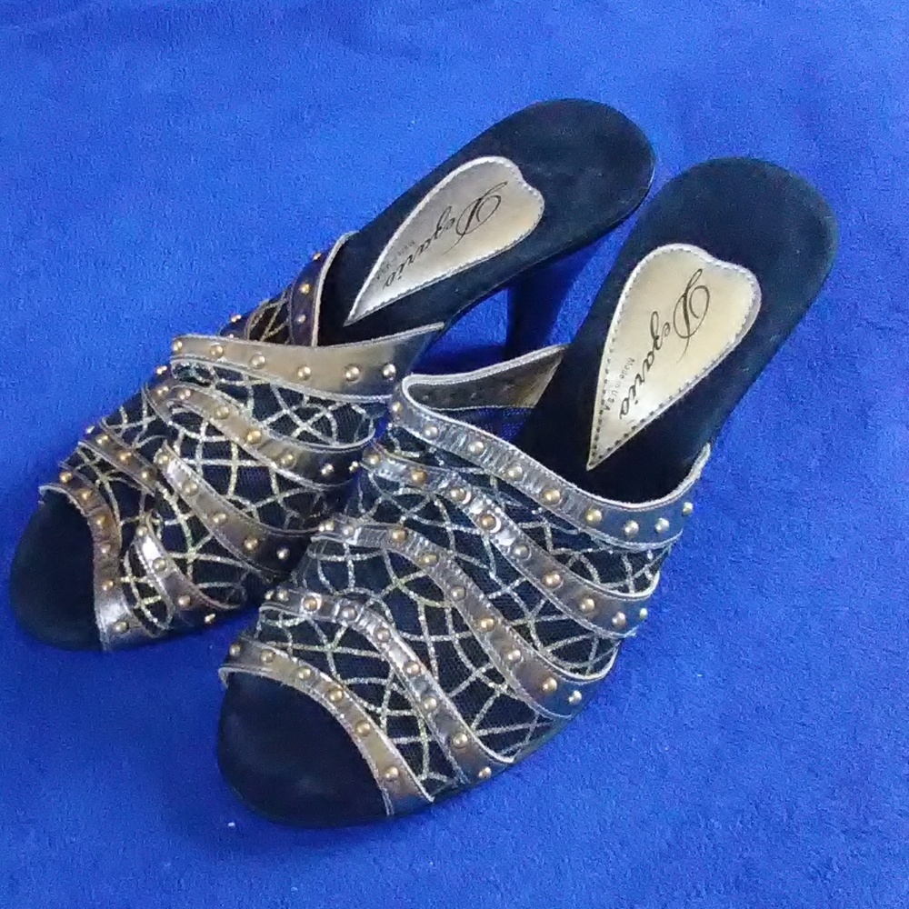 ⏳ 👟 Dezario Heels Size 8